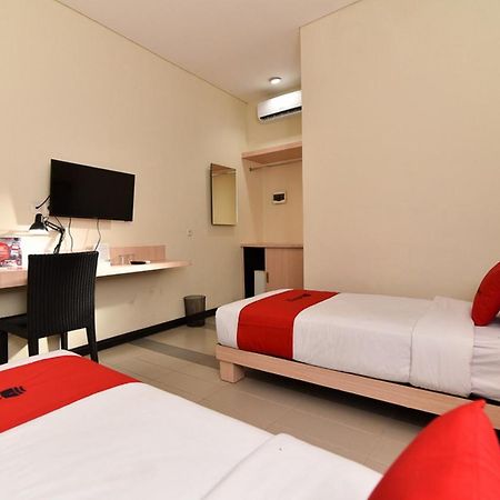 ホテル Reddoorz Near Legian Street エクステリア 写真