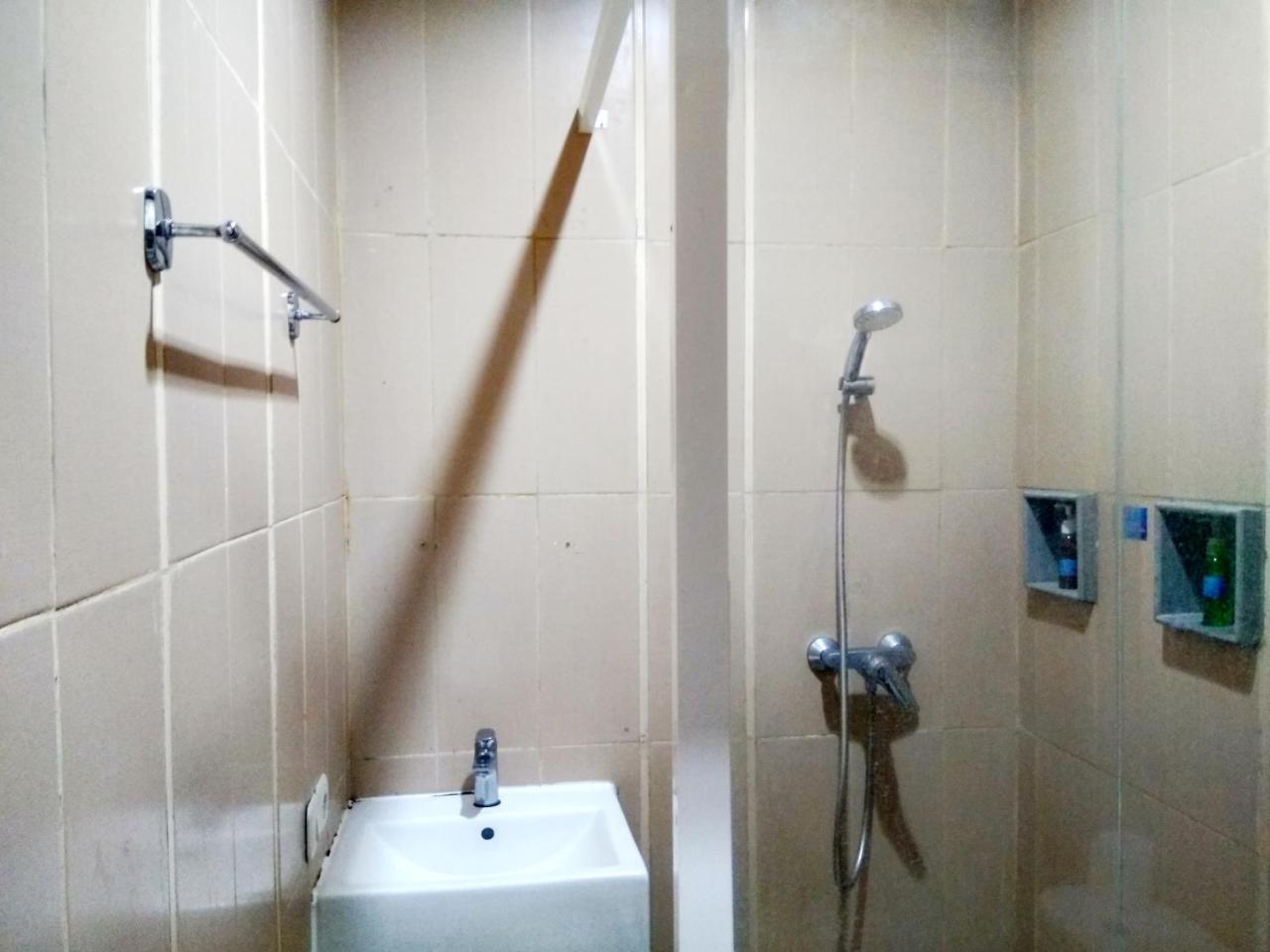 ホテル Reddoorz Near Legian Street エクステリア 写真