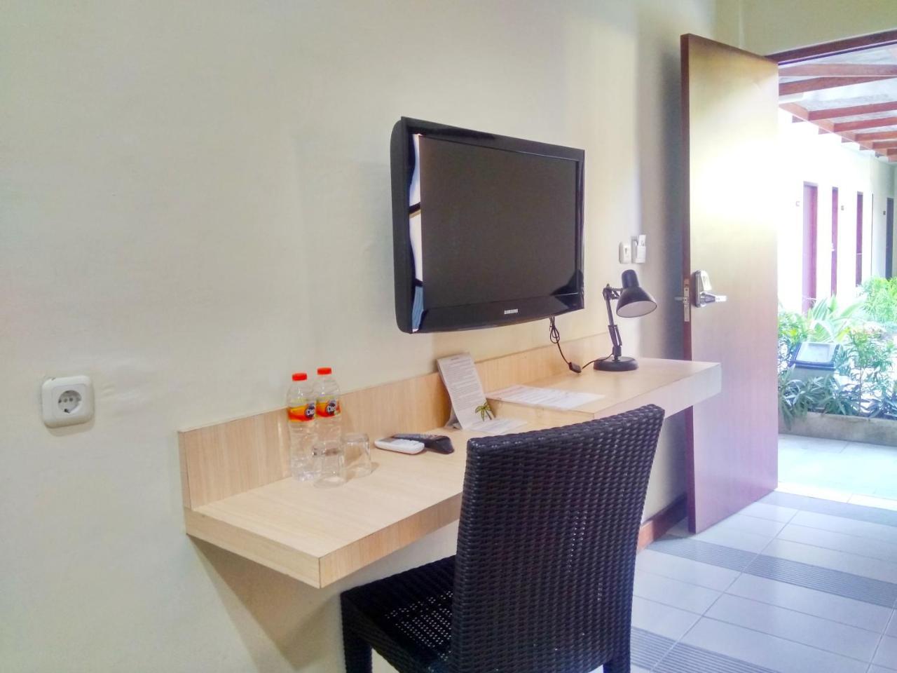 ホテル Reddoorz Near Legian Street エクステリア 写真